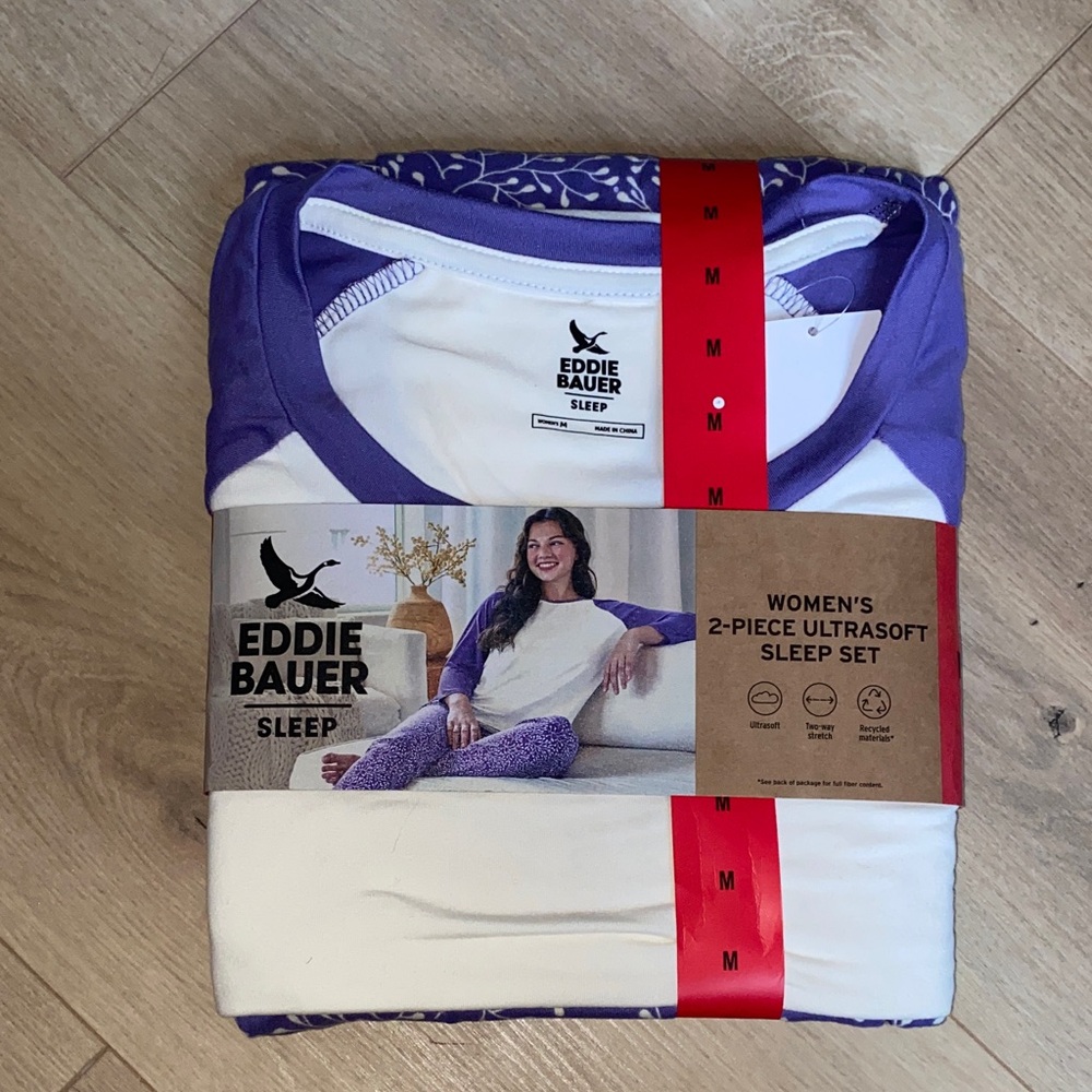 NWT Eddie Bauer Women's Medium Lavender and White Sleepwear Set.